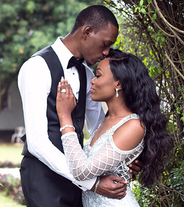 Lincoln Limousine Service For Wedding Reservations Including Airport Transportation